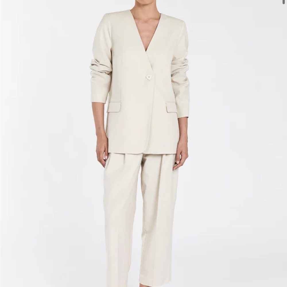 Dissh AMSTERDAM SAND COLLARLESS BLAZER - 6 / SAND